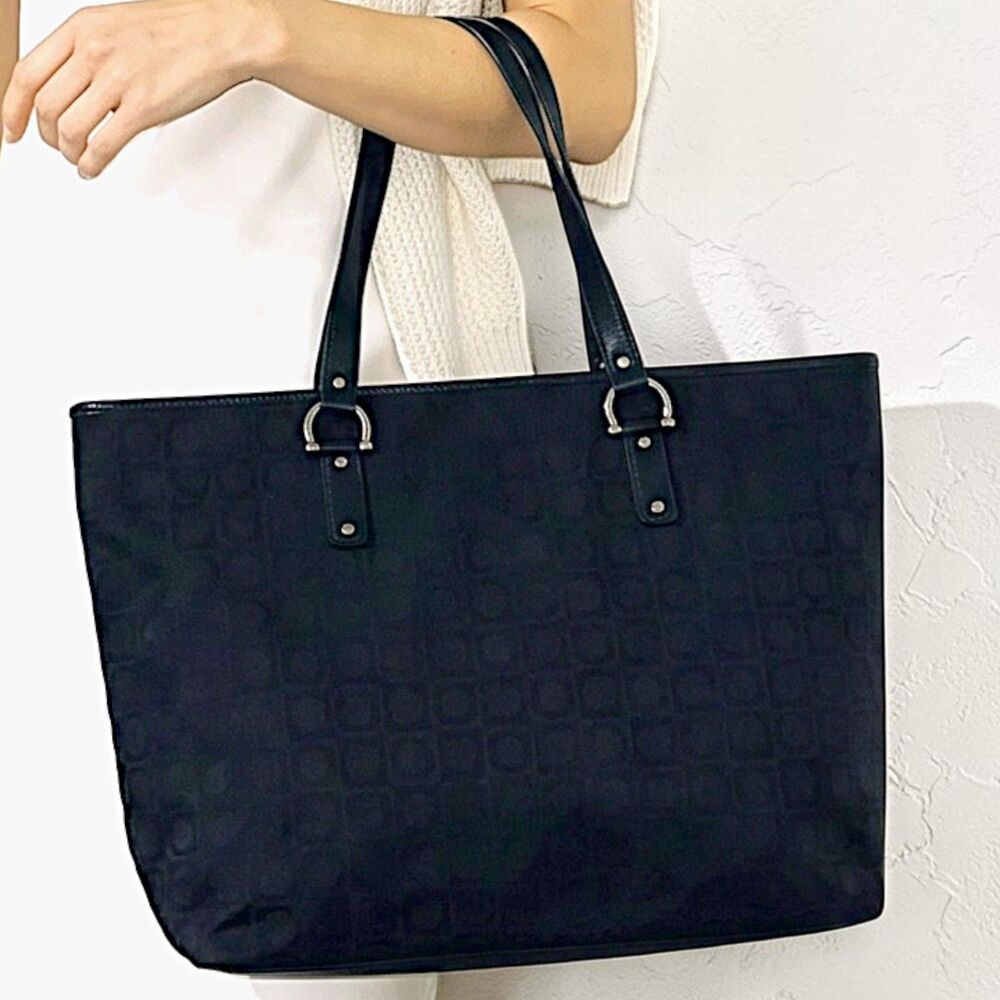 Salvatore Ferragamo Gancini Tote Bag AU-21 4909 Black Canvas Leather
